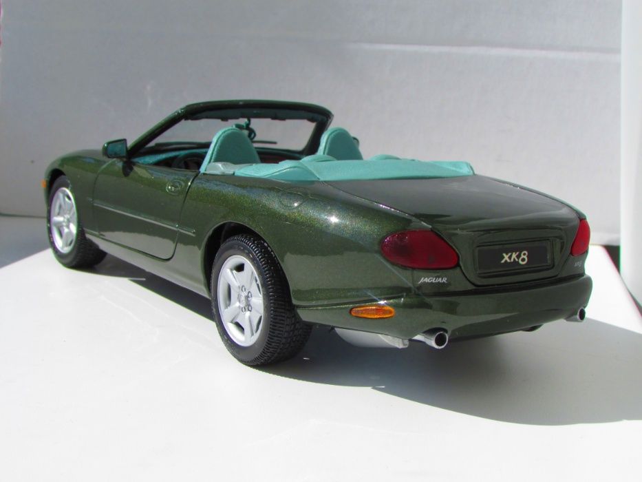 Jaguar XK8 1:18 Maisto