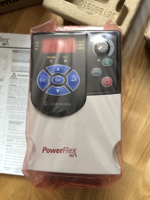 Nowy falownik Powerflex 4M 22F-A2P5N113 0.4kW/0.5HP 1 fazowy