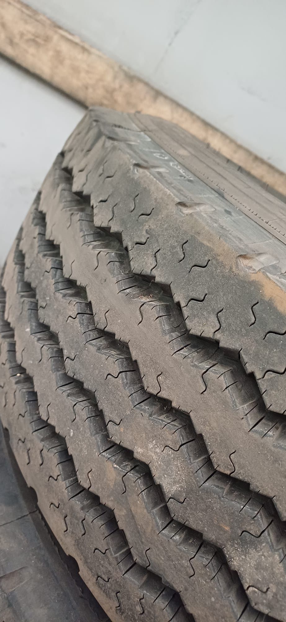 Opony Michelin 285/70 R19.5 jak Nowe wzmocnione zachodnie stan idealny