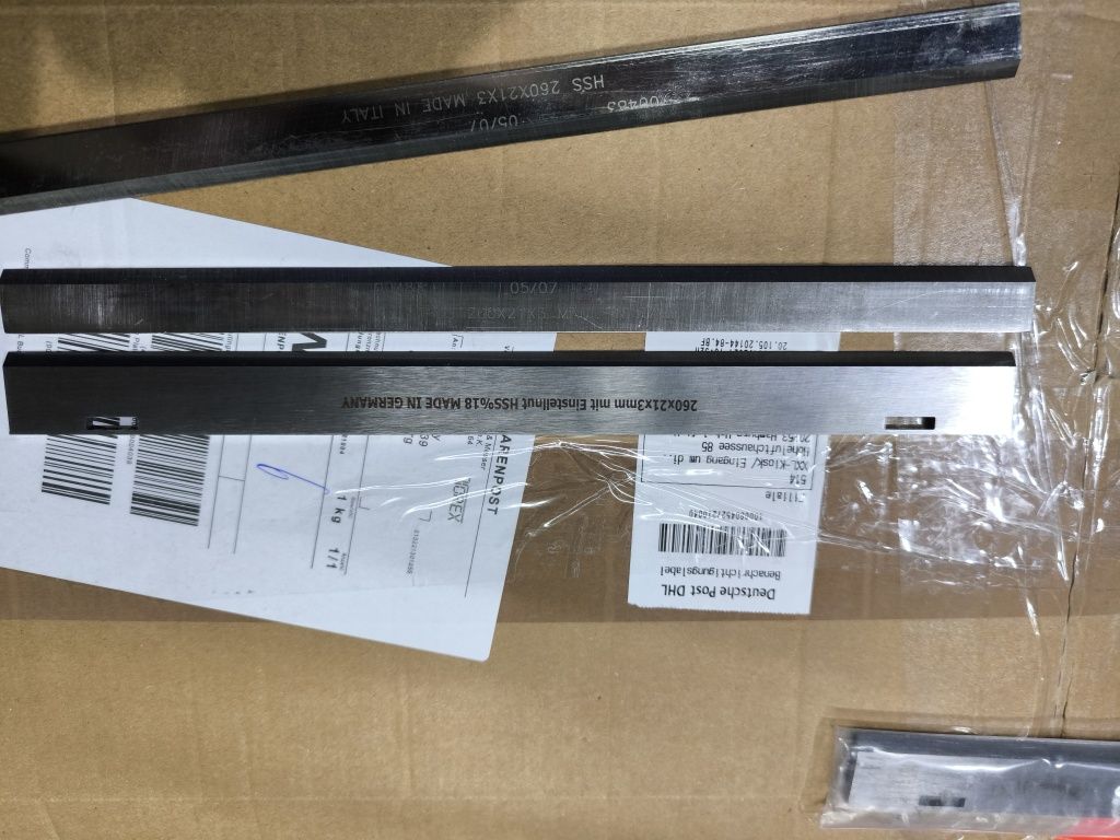 Продам пару ножів на фуганок-рейсмус Dewalt 27300. 260*21*3 мм