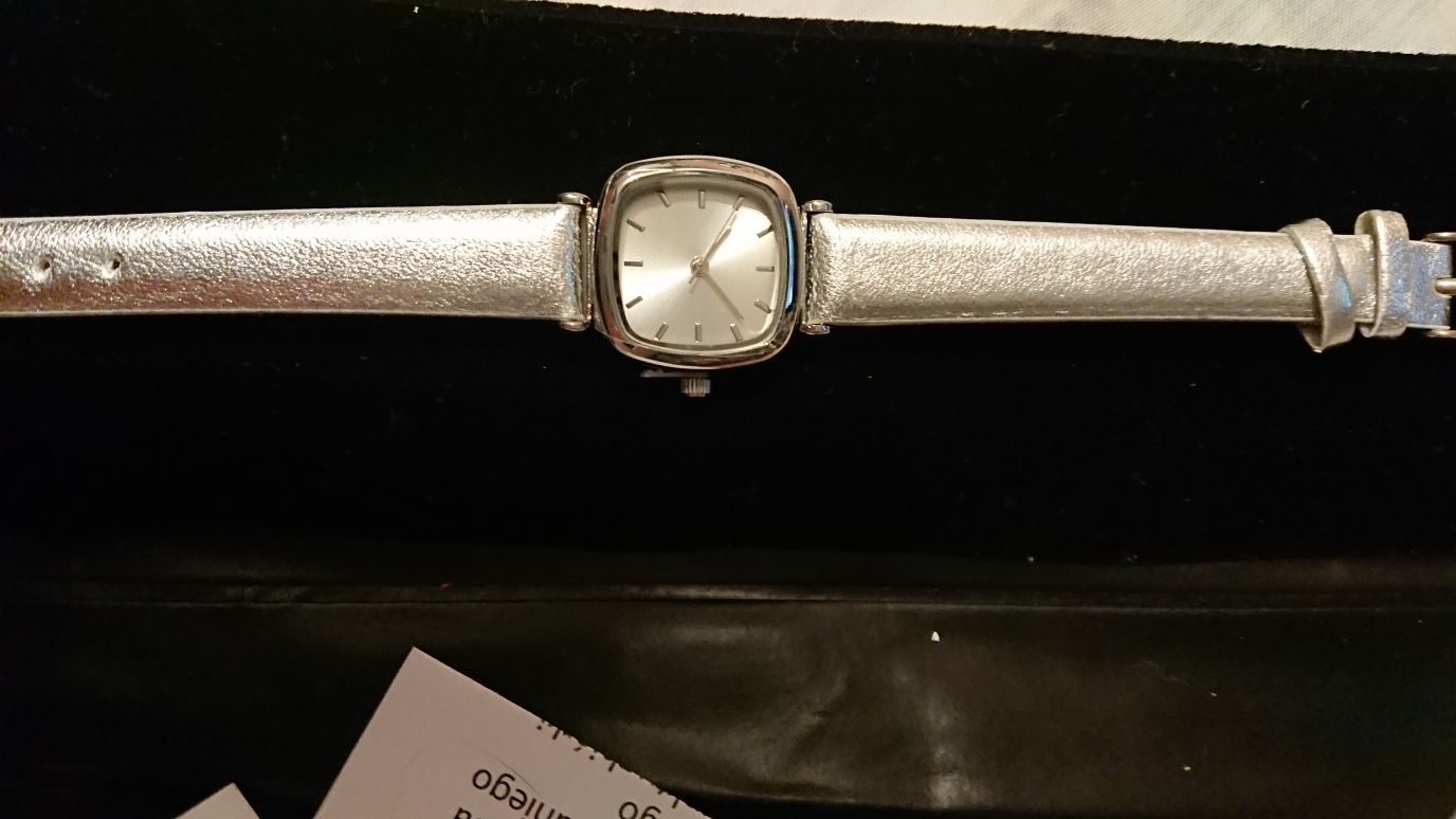 Zegarek damski -srebrny