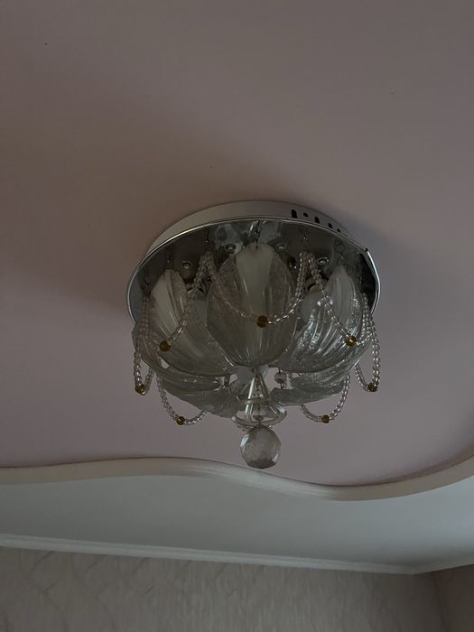 Продам люстру в зал