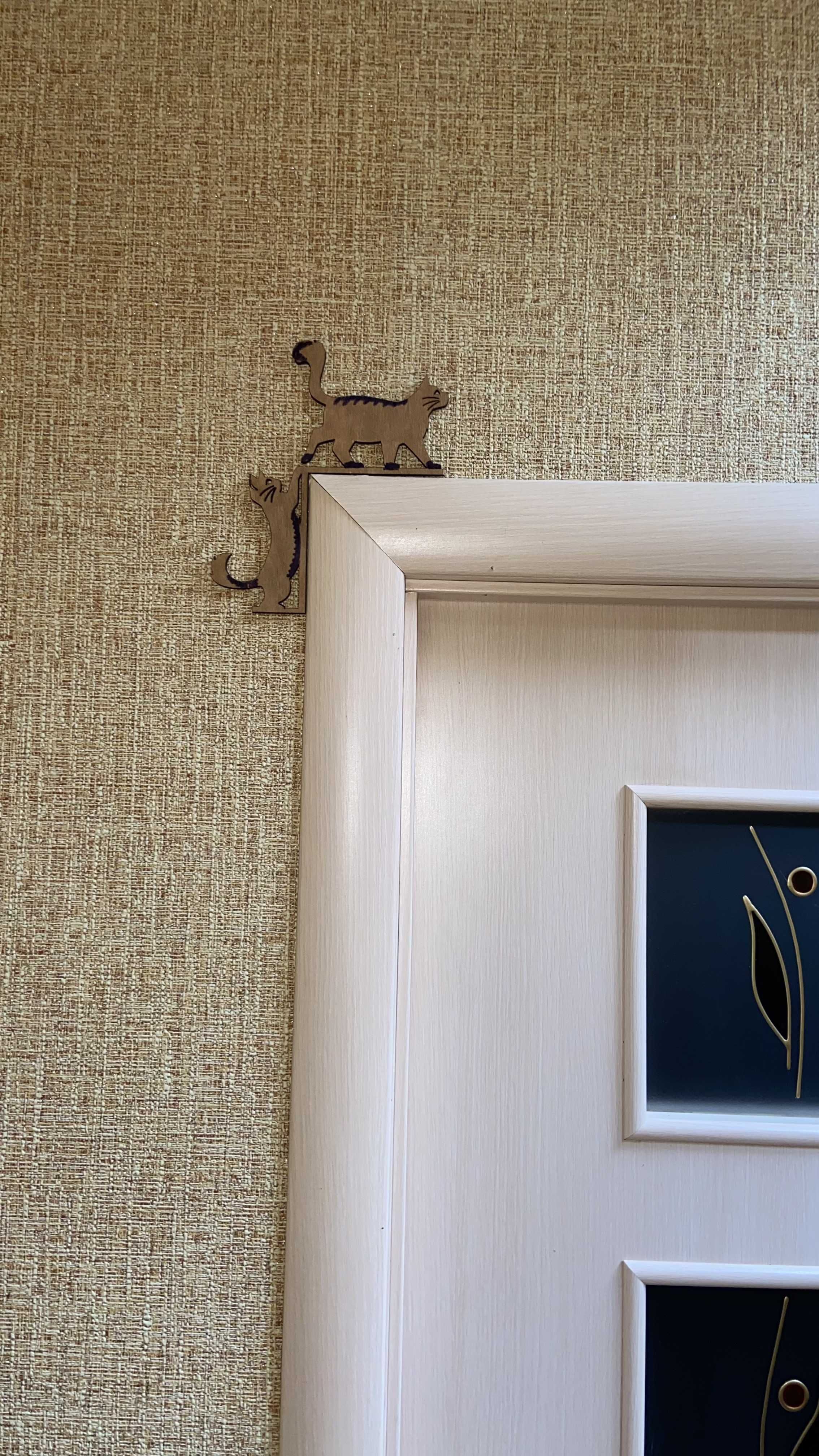 Декоративні котенята з дерева