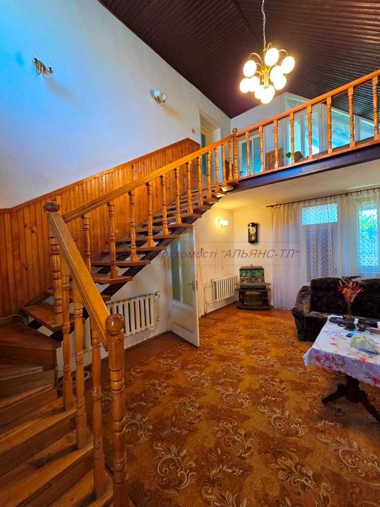 Будинок в центрі, рн  стадіону Авангард