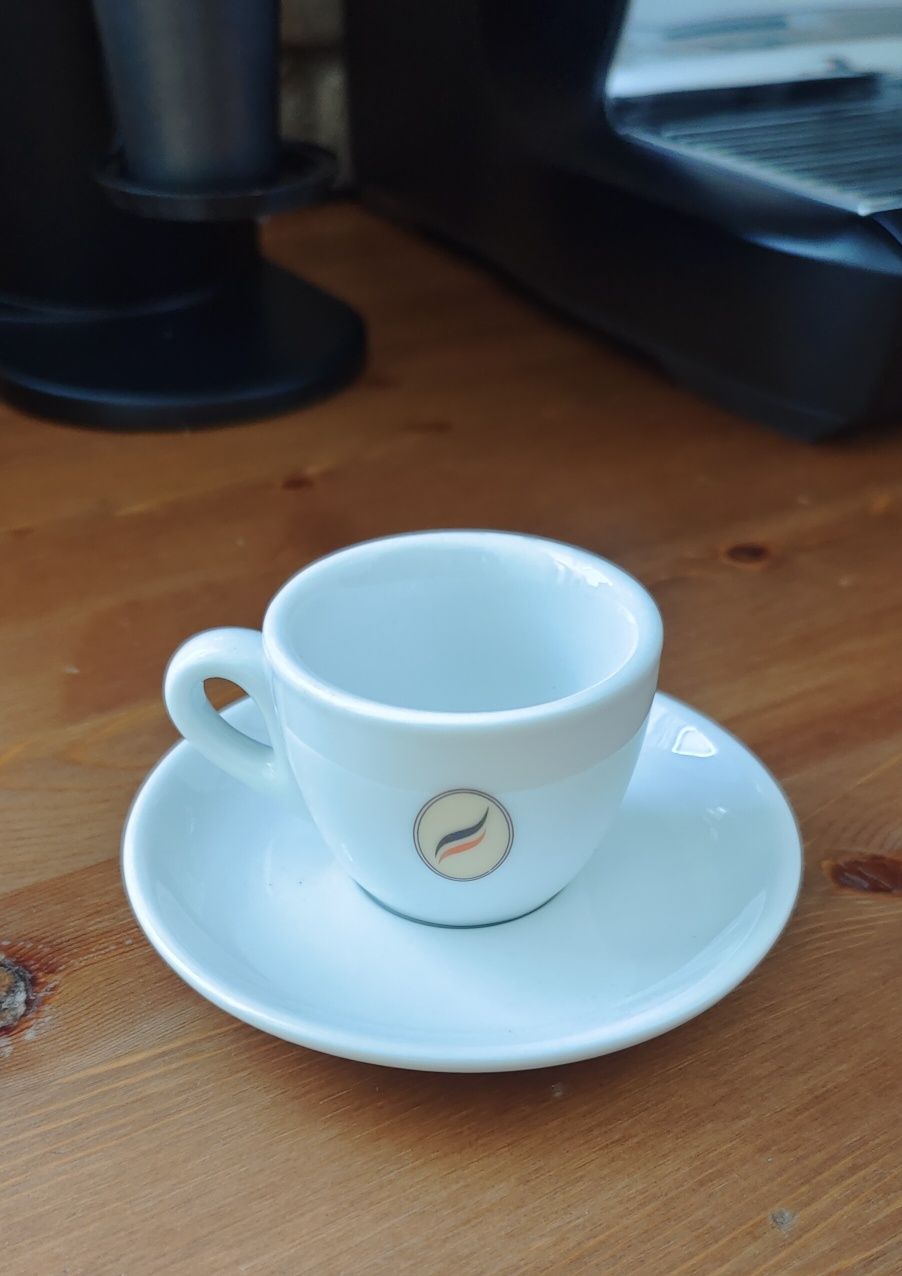 6 filiżanek z podstawkami do espresso La Tazza d'oro