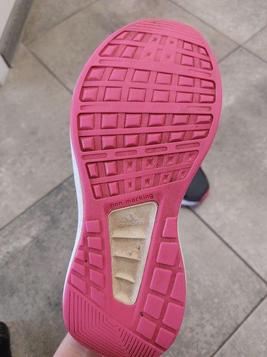 Жіночі кросівки Adidas runfalcon