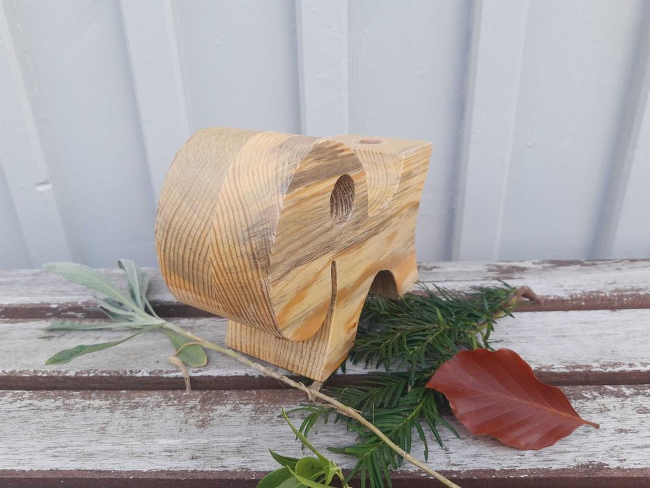 Drewniany świecznik świąteczny handmade kształt koziołka Szwecja 1980