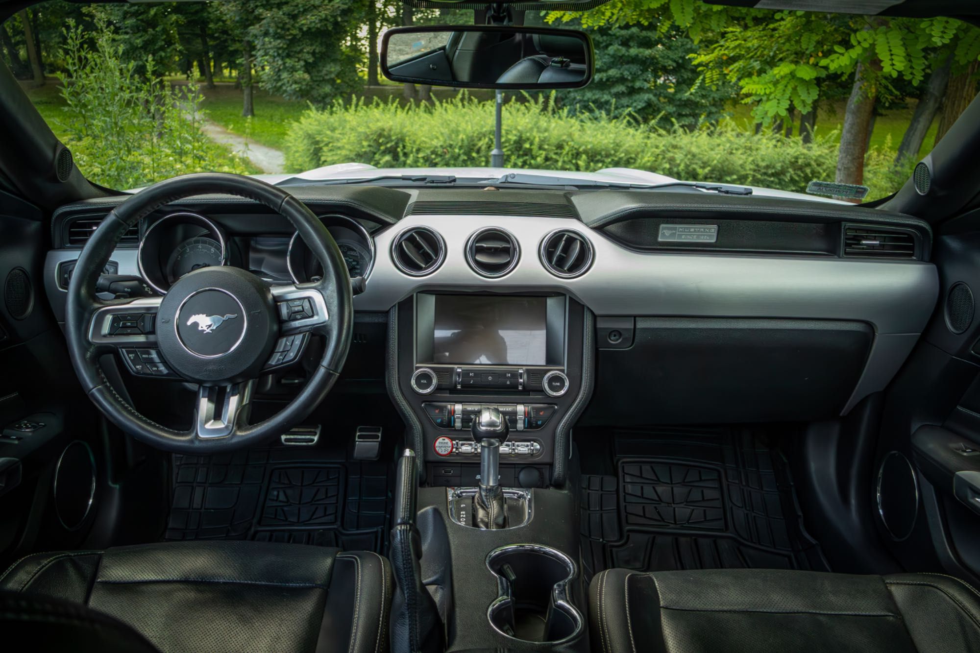 Ford Mustang Coupe 317KM zadbany w idealnym stanie carplay wentyle