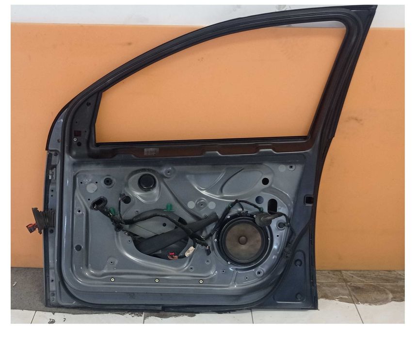 VW Golf 5 Porta Direita Frente Nova