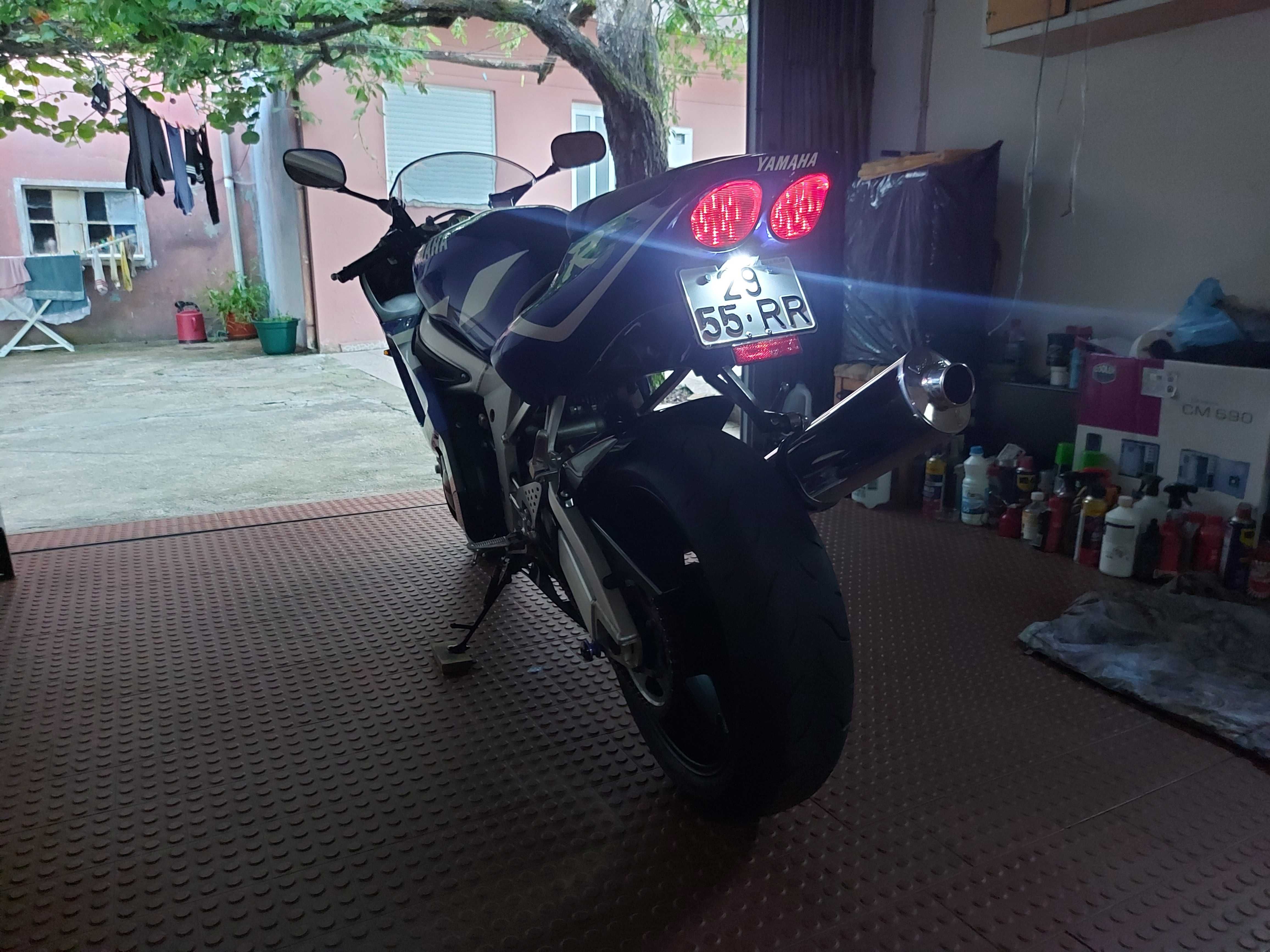 YAMAHA R6 - excelente condição - parece nova (24 anos)