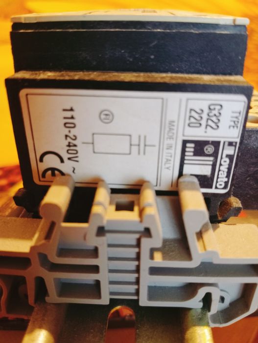 Реле напруги MC9 AC1 400V 20A  Lovato, Italy; збірка 3 шт.