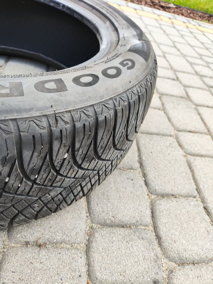 Komplet opon całorocznych goodride z-401 205/55r16