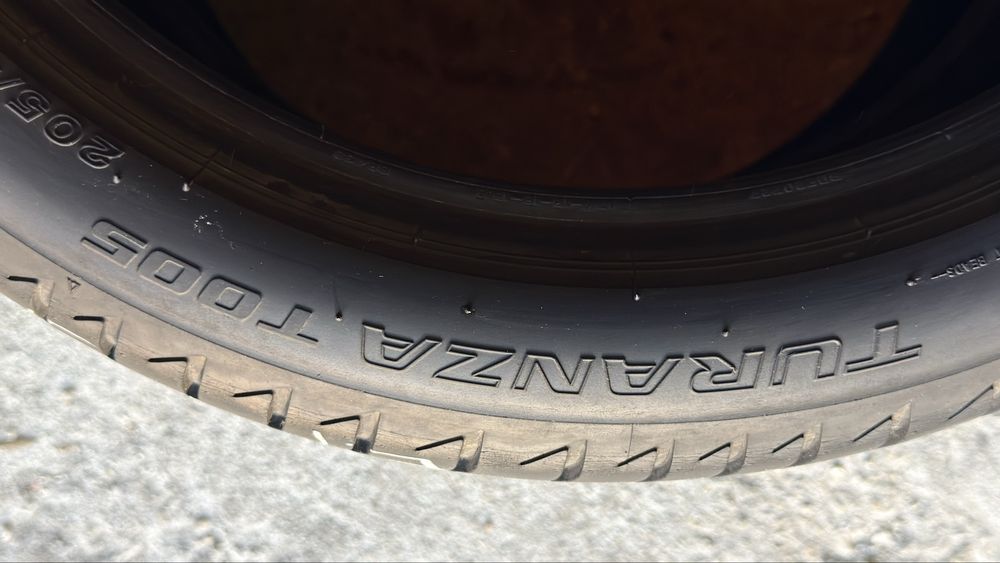 Pneus 205/45r17 Bridgestone Turanza T005 com 75% piso
