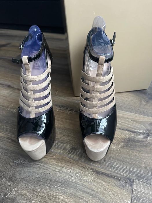 Босоніжки дуже стильні