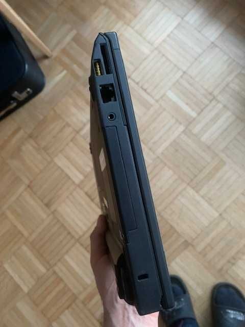 Lenovo Thinkpad x220 z UltraBase 3 z DVD 120 GB SSD 8 GB RAM