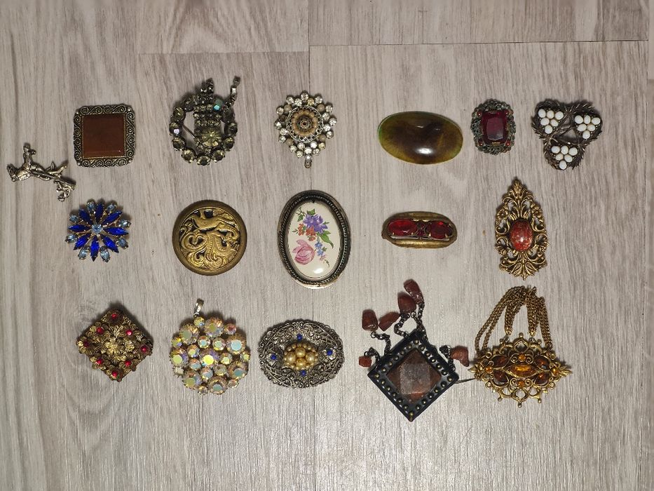 Брошки времён СССР