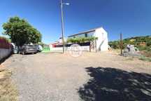 Moradia T3 de 108 m2 e terreno 9359 m2 localizado em Azenha Nova, Aleg