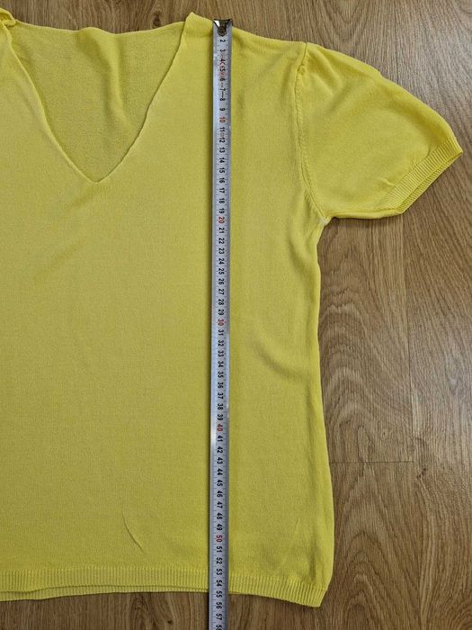 włoska żółta koszulka z wiskozy z dekoltem w serek roz. S