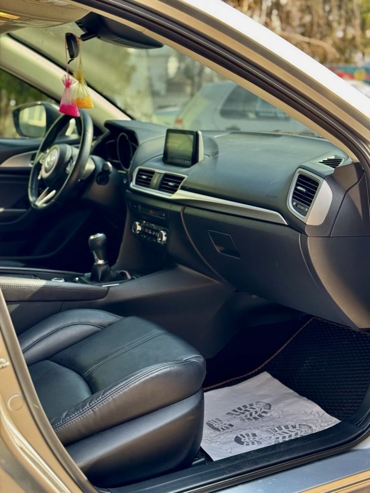 Mazda 3 2.5 бензин 2017 рік