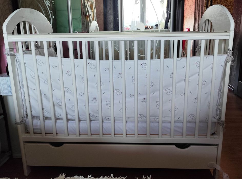 Ліжечко дитяче + матрац+бортики+постільна білизна+плед