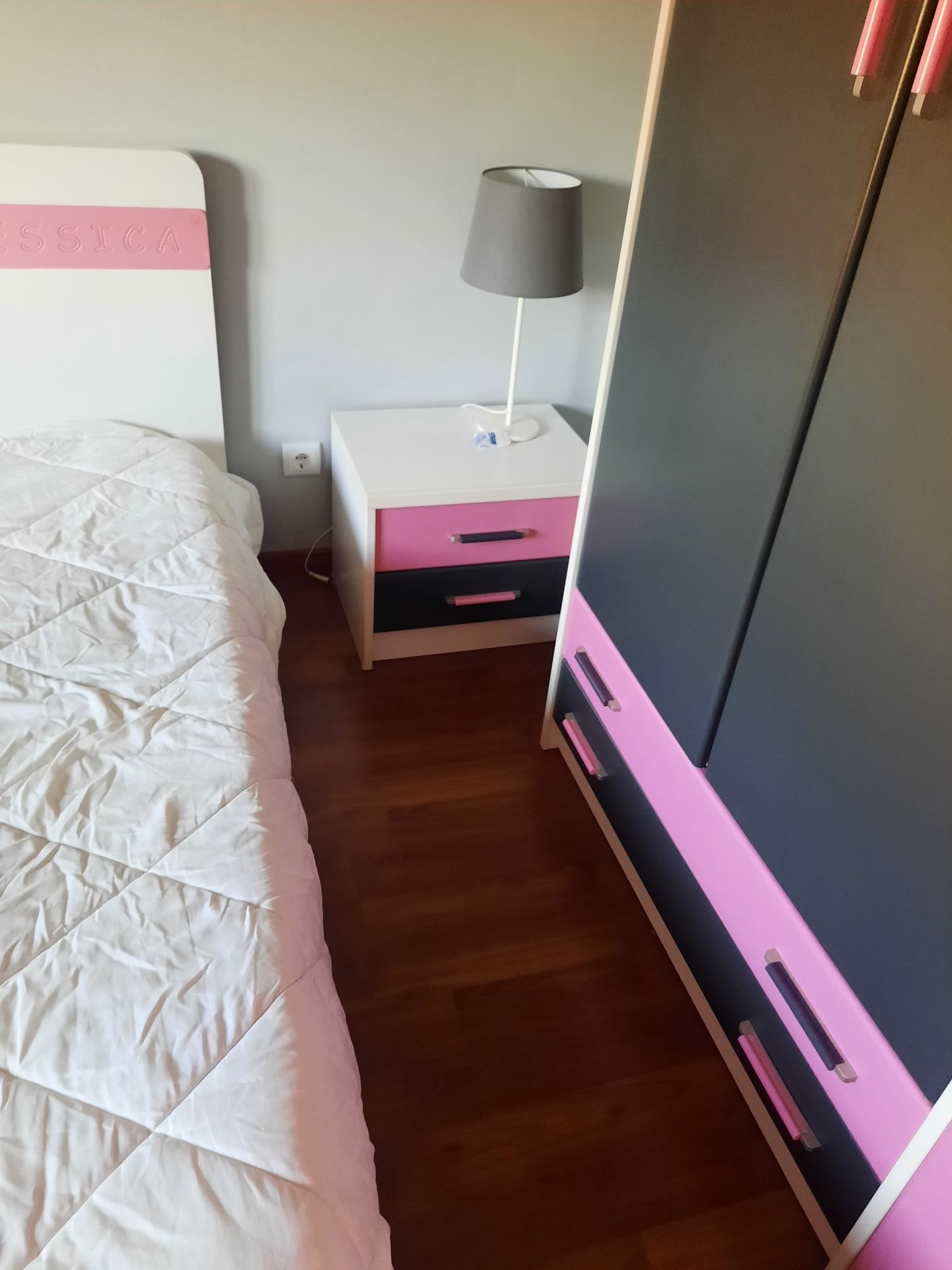 Quarto de solteiro menina