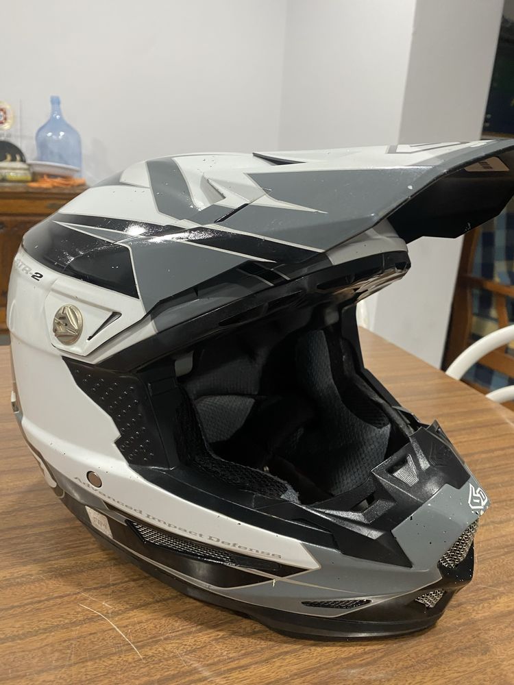 Capacetes 6D ATR-2
