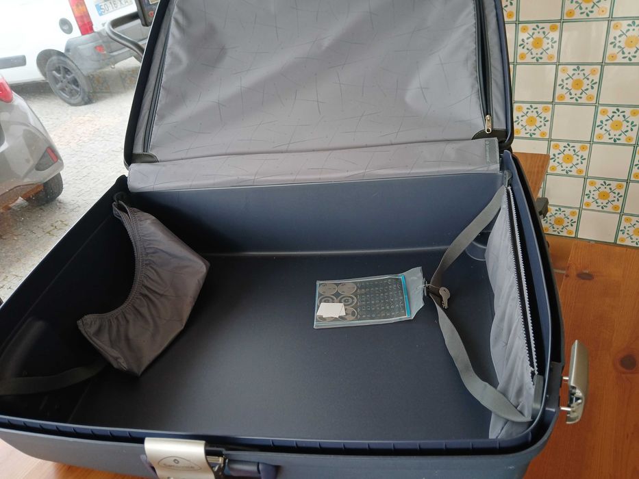 Mala de viagem ( marca samsonite )