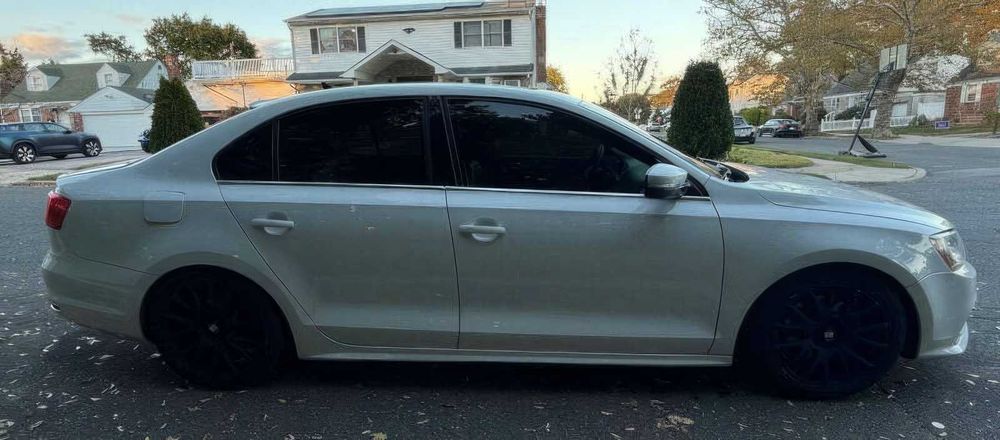 Volkswagen Jetta Sport      2015