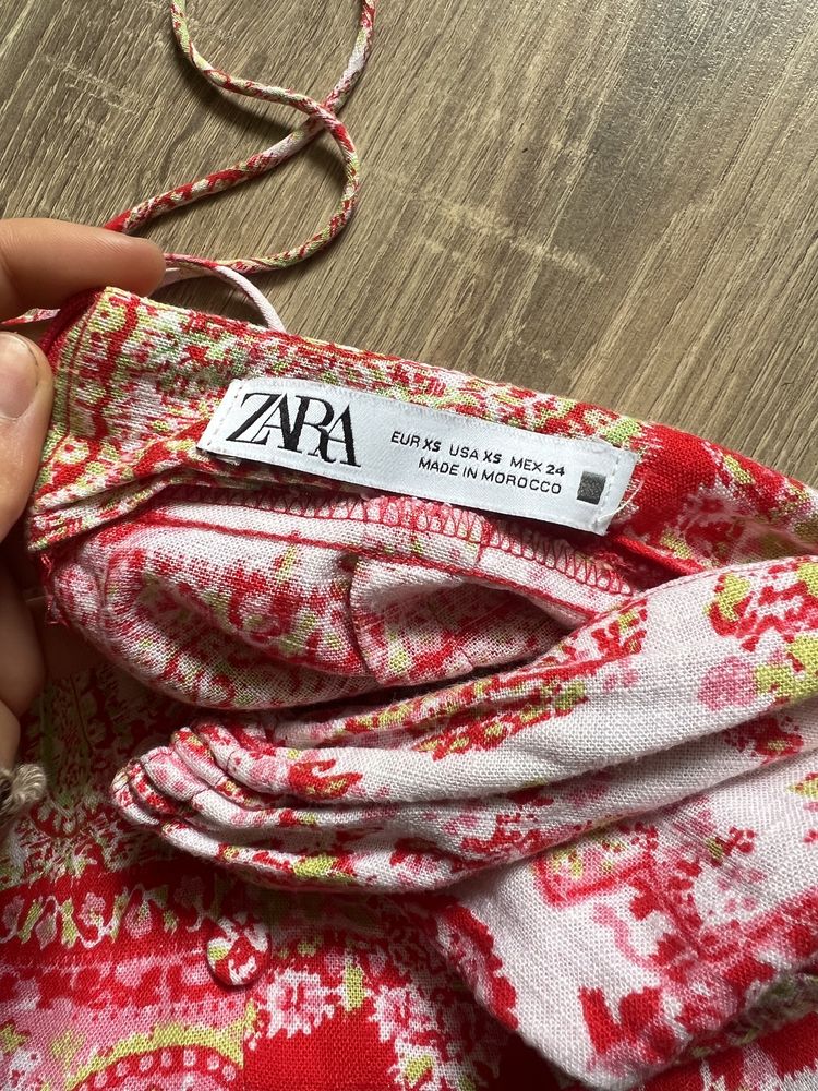 Платье миди зара с разрезом zara бохо винтаж с узорами на завязках