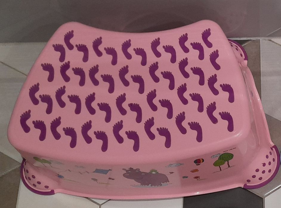 Podest, podnóżek różowy z Hippo