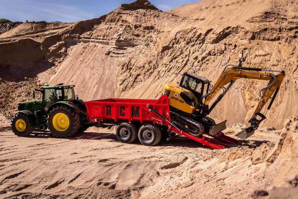 RCM CT 1 /RCM CT MAX przyczepa skorupowa z najazdami na miniładowarkę