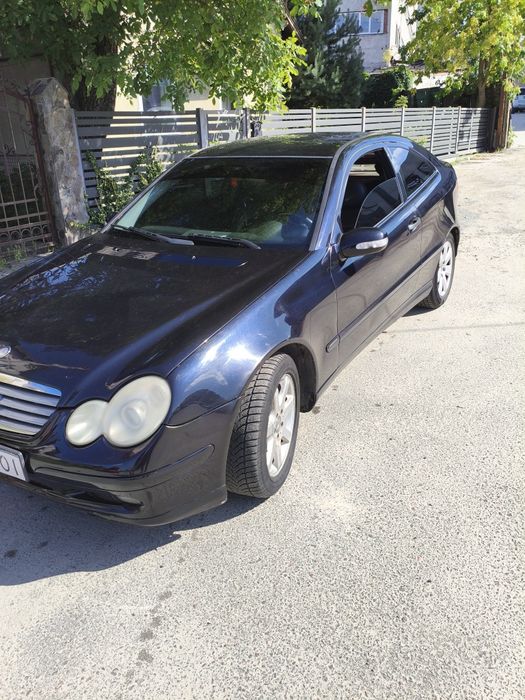 Продається авто Mercedes C200