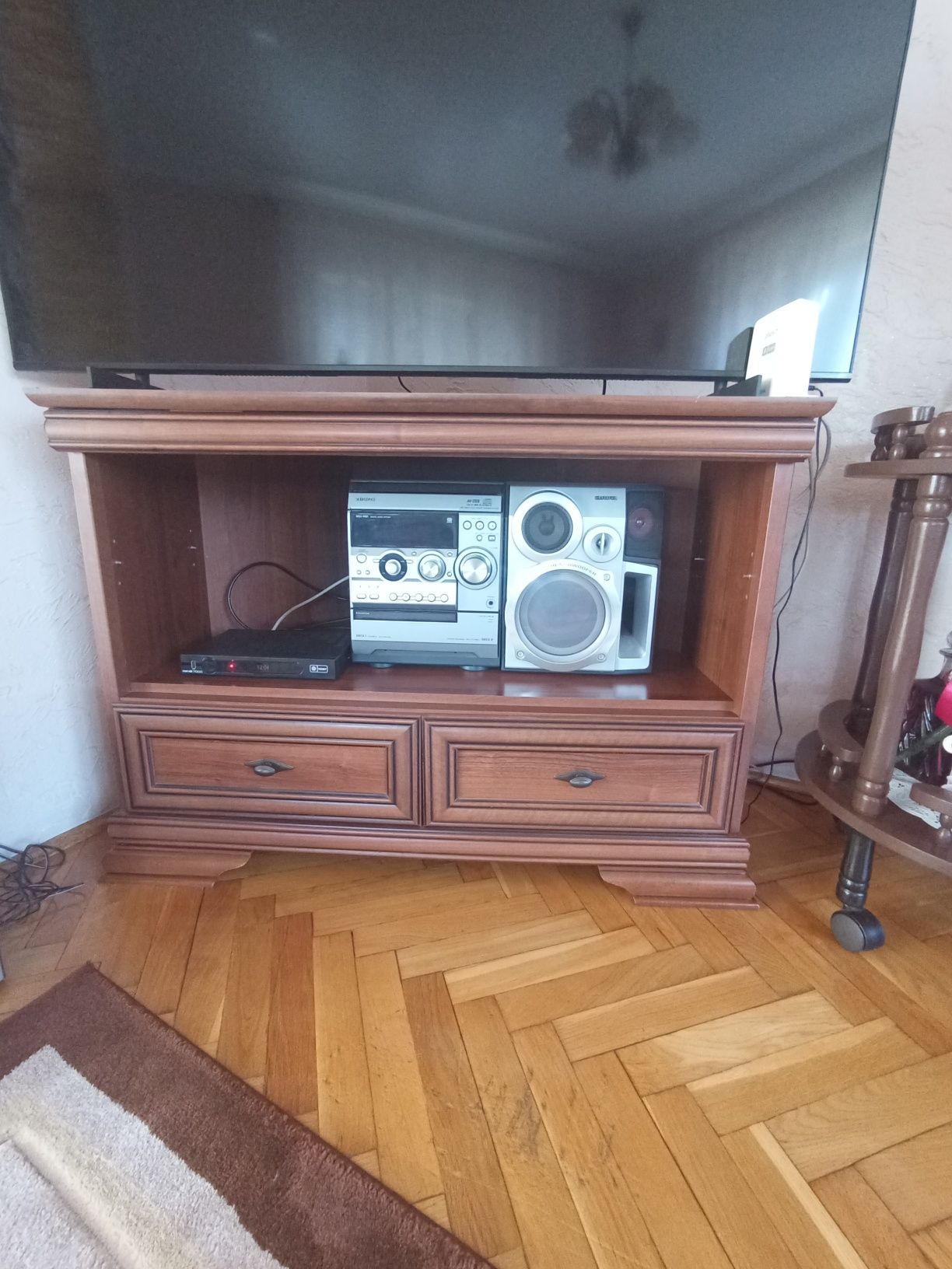 Szafka narozna pod telewizor