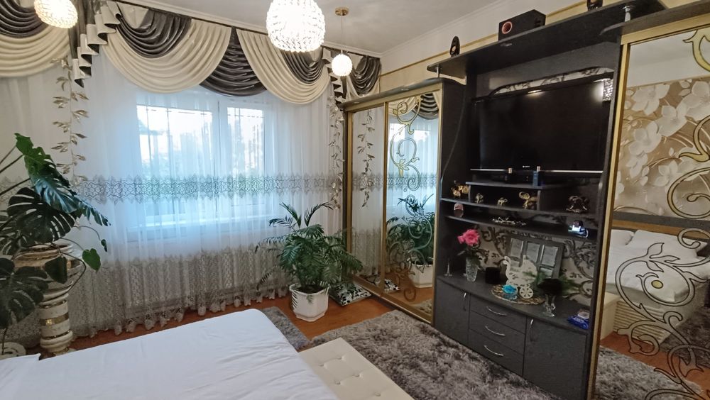 Оренда будинку з басейном на Роші