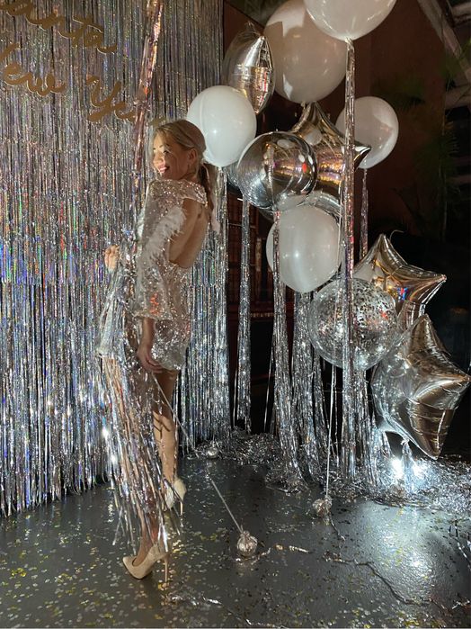 Новорічне плаття з паєтками