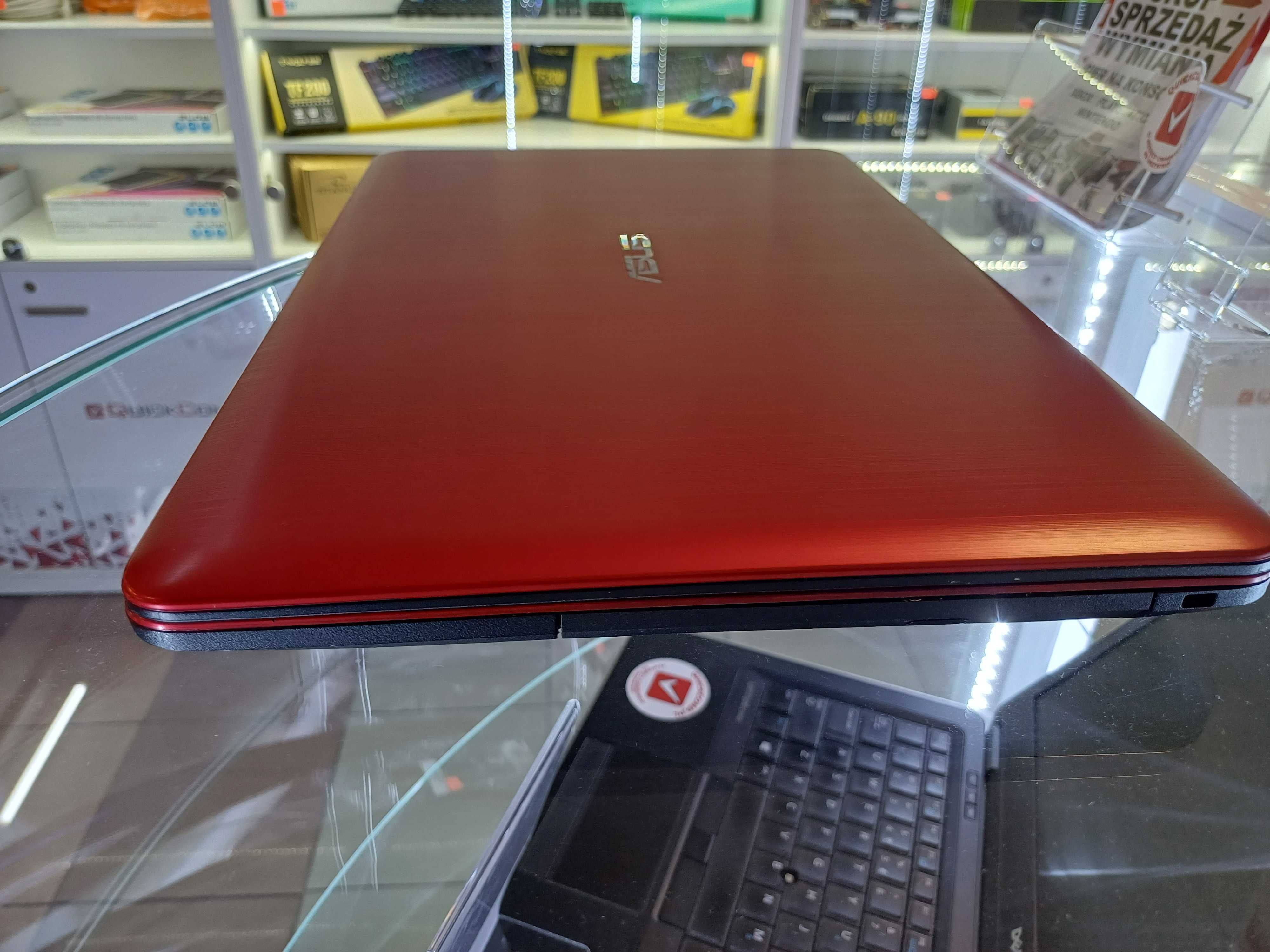 Laptop ASUS F541U i3-6006U / 16GB DDR4 / 256GB SSD / WIN 11 / GF 920M