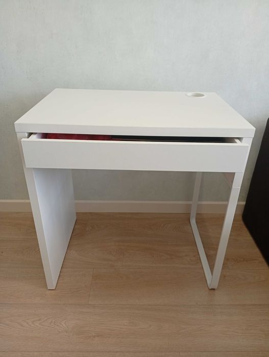 Бу IKEA Письмовий стіл ИКЕА МИКЕ 73*50
Письмовий стіл, білий, 73х50 см