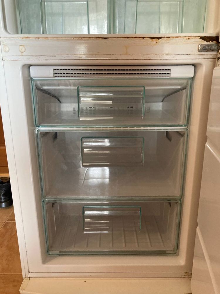 Холодильник Electrolux ENB 3440