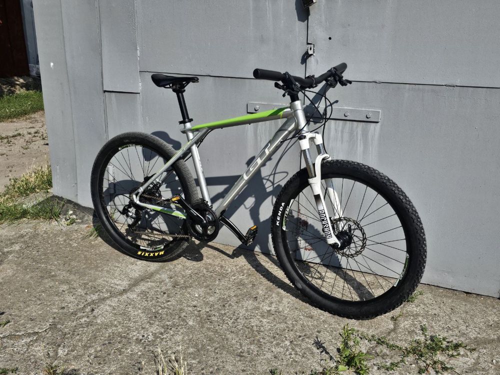 Фірмовий велосипед GT на RockShox та дисковой гидравліці