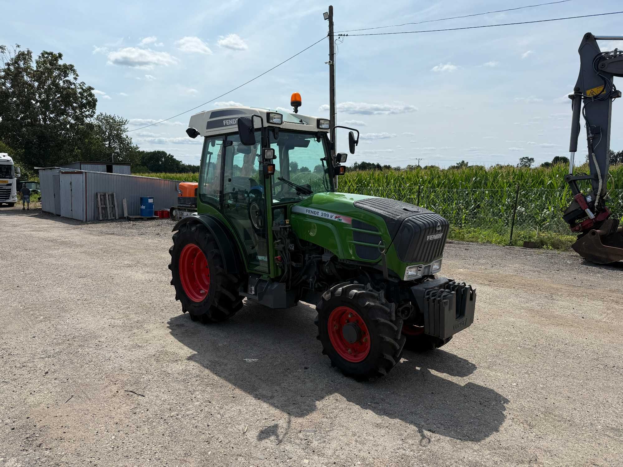 Fendt 209F-Profi-TMS sadownik,amortyzacja-2016 rok
