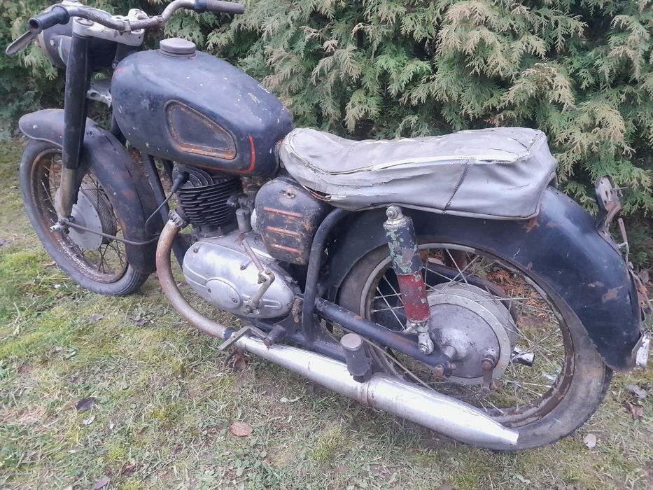 Pannonia TLF de Luxe 250 z 1960 roku do renowacji