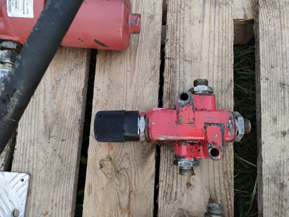 Rozdzielacz hydrauliczny regulator przepływu oleju hydromoto filtr