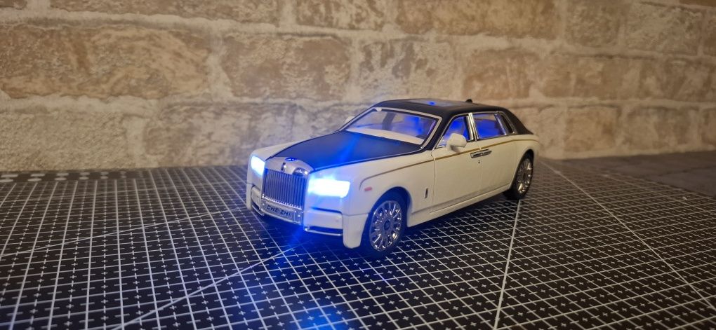 Model Rolls-Royce Phantom 1:24