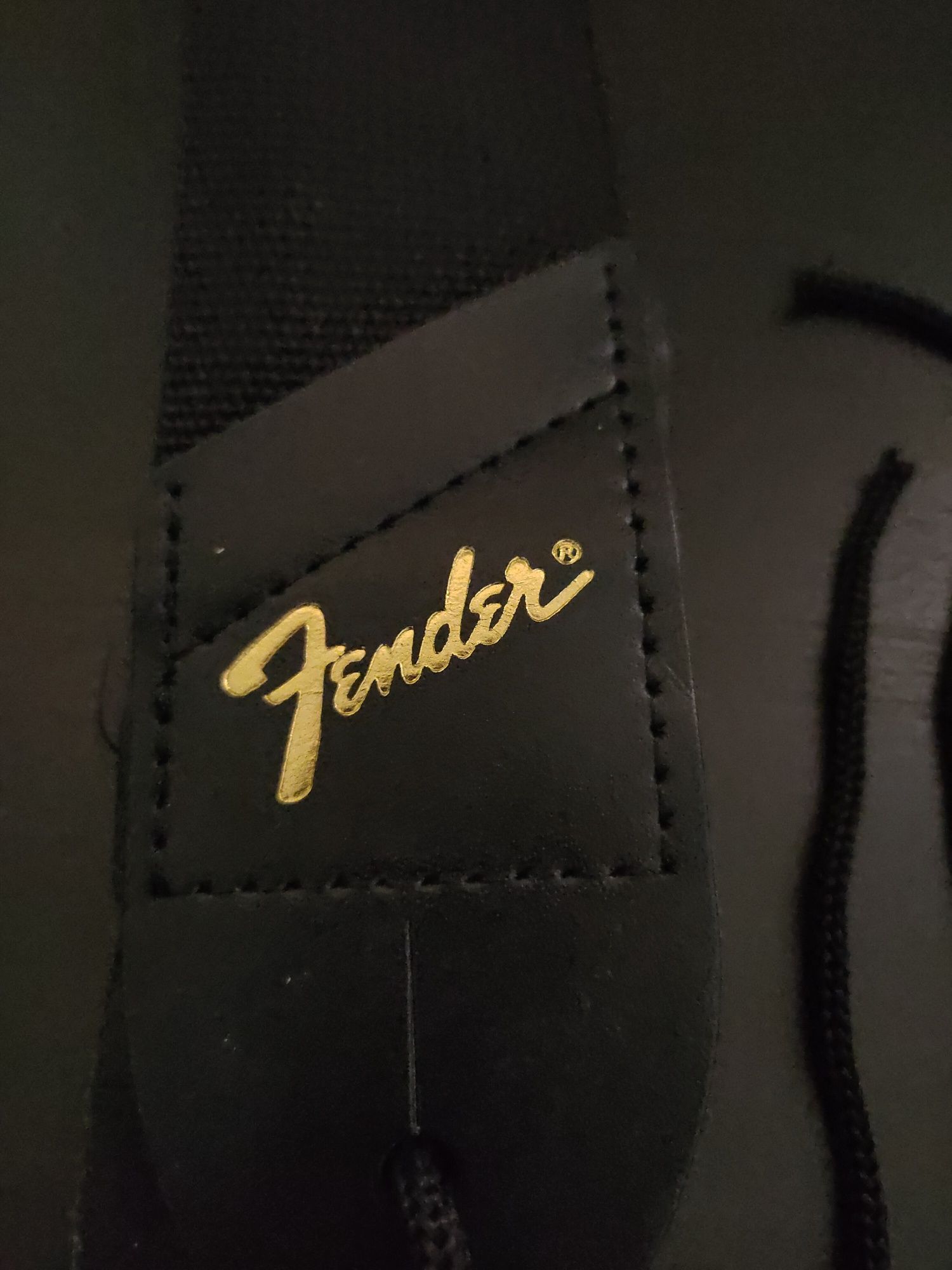 Alça MARCA FENDER e Capo