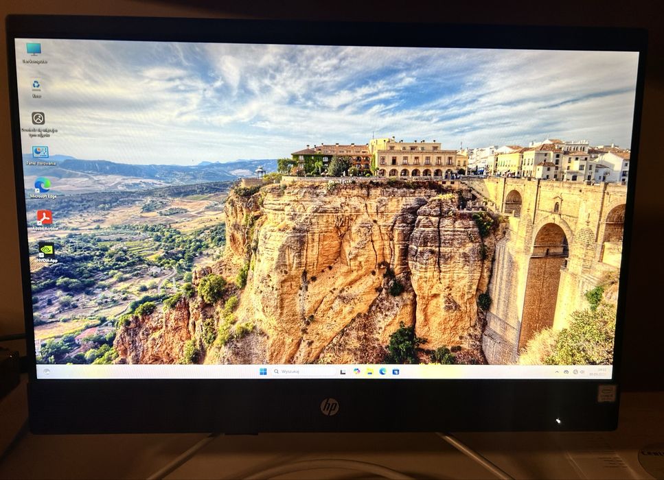 Komputer HP All-in-One 22-c0025nw | i5-8250U | 8GB RAM | 512GB SSD
