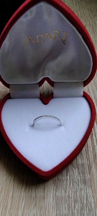 Pierścionek zaręczynowy APART Białe złoto 375 z Diamentami ROZMIAR 10