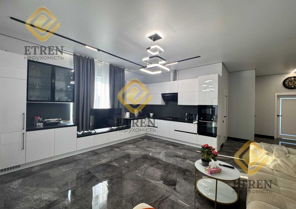 Новий сучасний будинок під Києвом: ремонт, меблі,техніка—заходь і живи