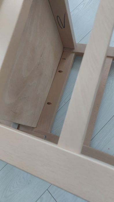 Stół rozkladany plus 4 krzesla- komplet do jadalni