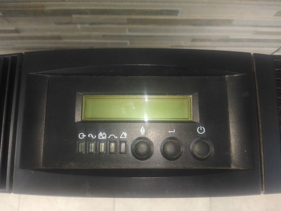 Инвертор UPS-TOP 3000 RM 3000VA