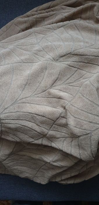 Żakardowy elegancki pokrowiec na sofę 235-300cm beż